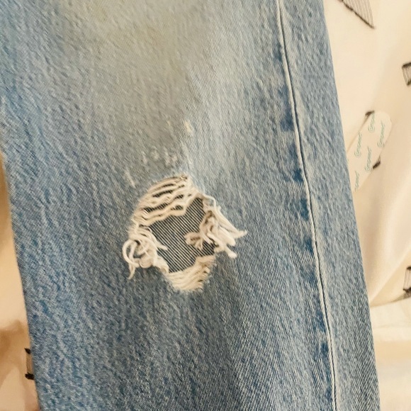 Levi’s Wedgie Straight Jeans with rips - Picture 3 of 9